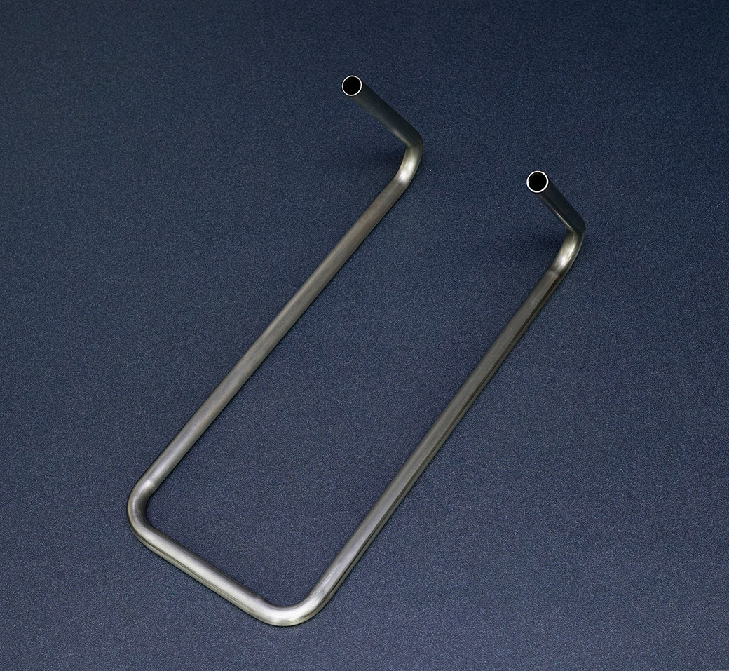 パイプ曲げ　写真1（CNC／両曲）